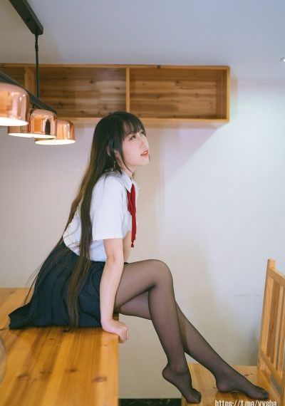 一个上面吃一个下免费看_BD韩语在线观看高清
