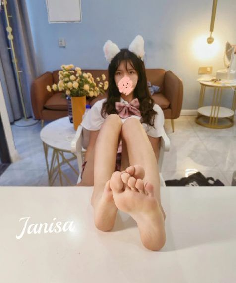 亚洲欧美另类日韩综合_十万网红美女美酱