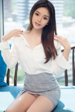 揉揉胸摸腿摸下面视频免费_剧情片高清完整版播放