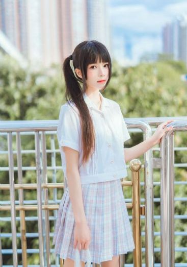 周晓琳国产一区二区木头人_高清电影免费在线